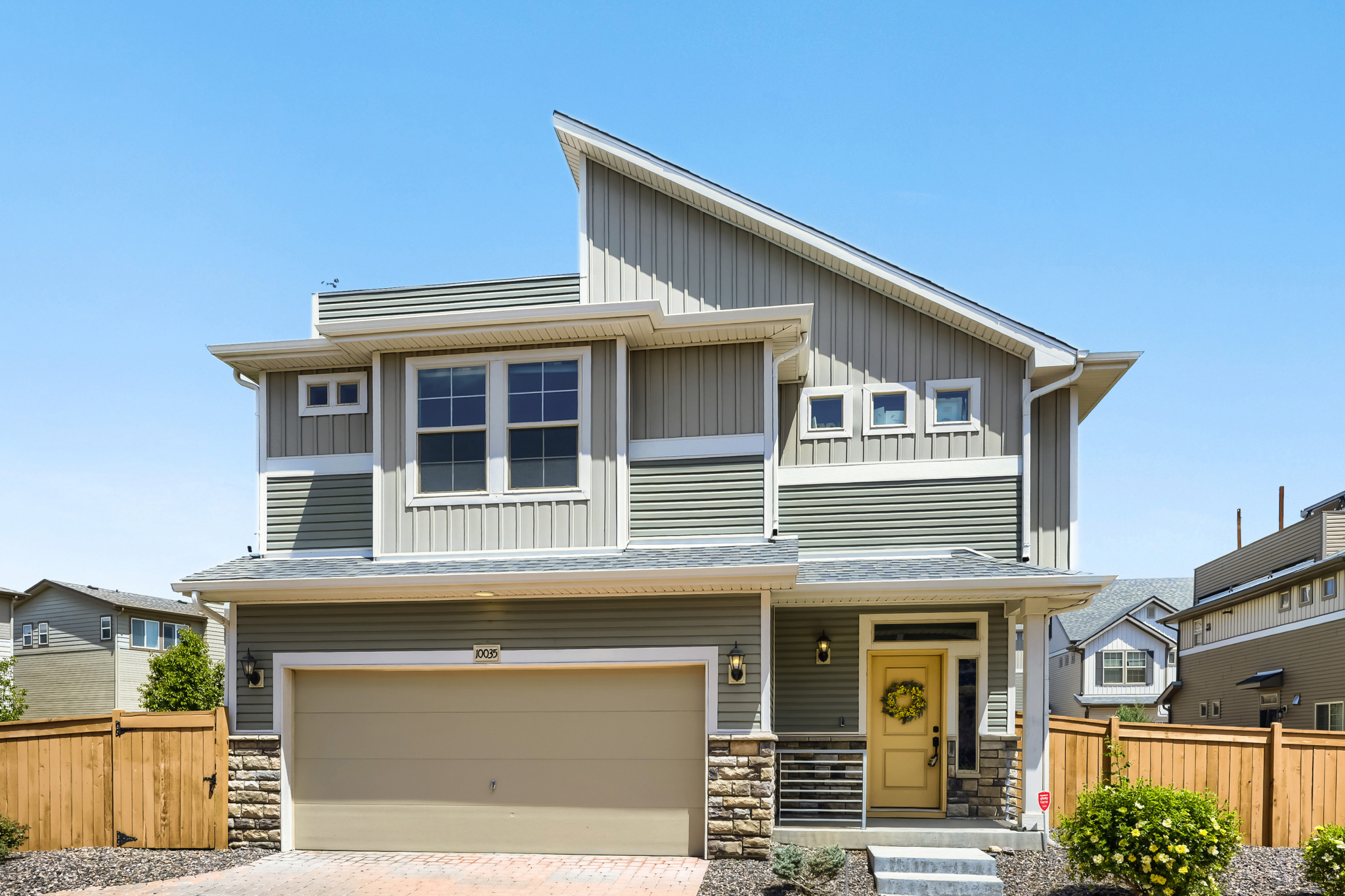 Single Family Home in Commerce City
